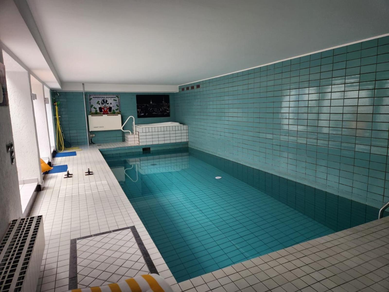 Villa Casa Blanca Mit Privatem Schwimmbad 26 Grad Und Sauna Duisburg Exterior photo