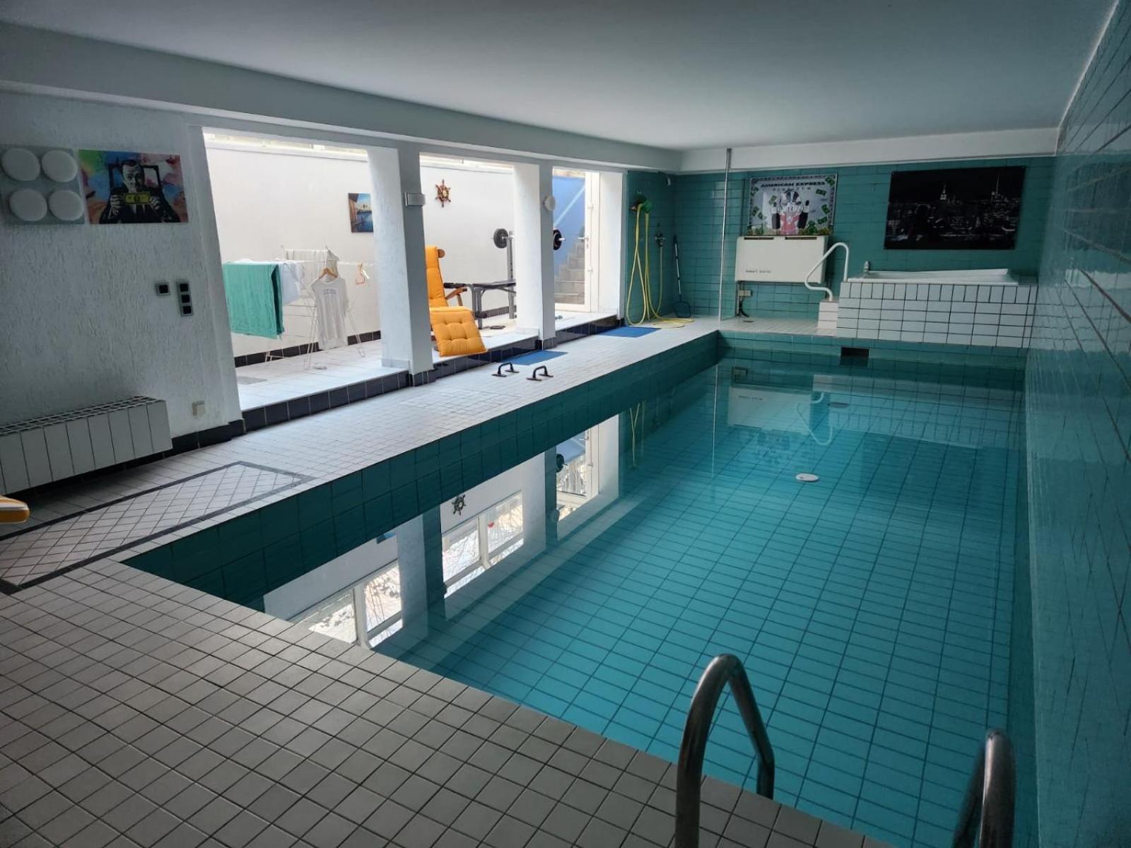 Villa Casa Blanca Mit Privatem Schwimmbad 26 Grad Und Sauna Duisburg Exterior photo