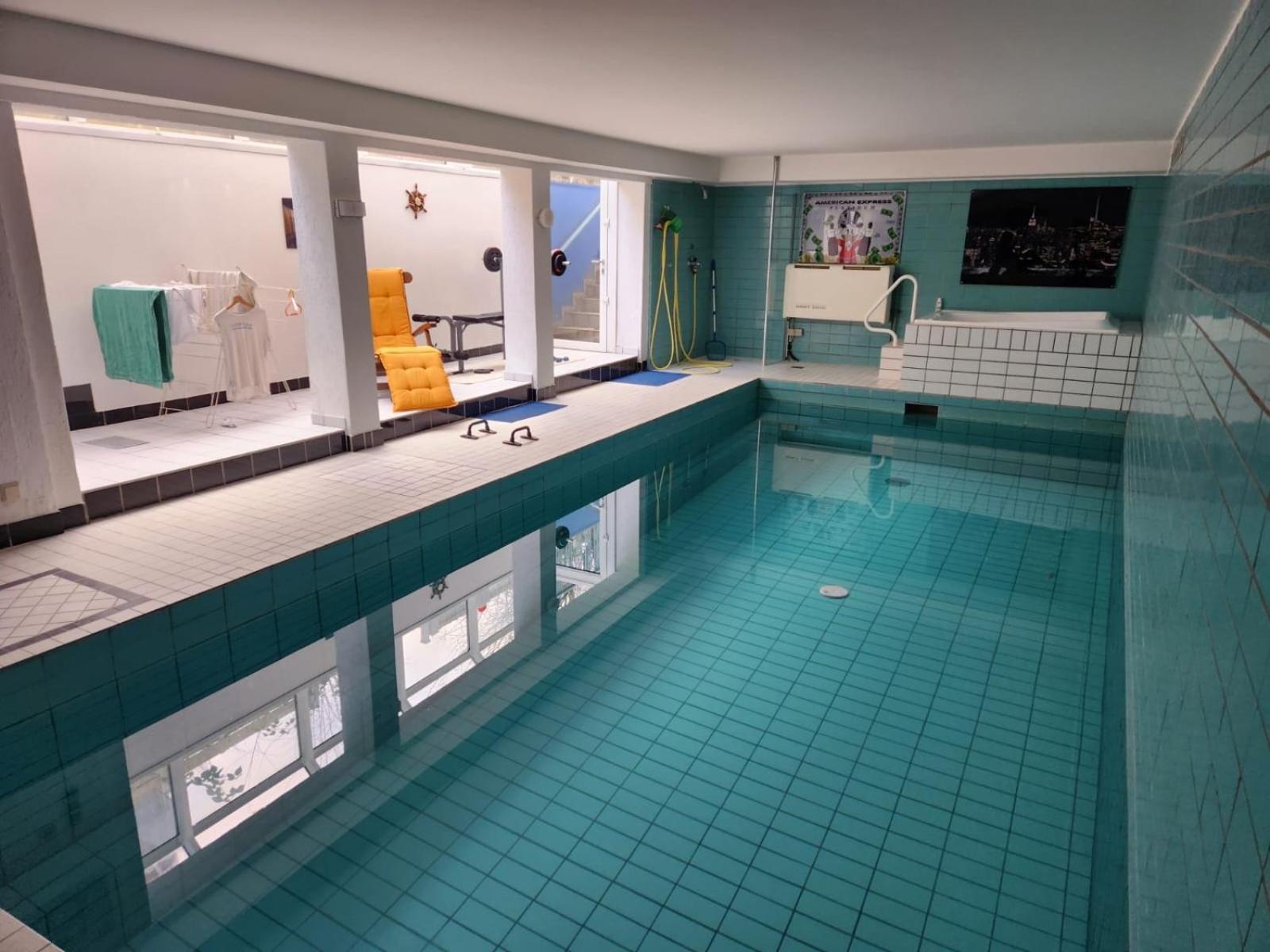 Villa Casa Blanca Mit Privatem Schwimmbad 26 Grad Und Sauna Duisburg Exterior photo